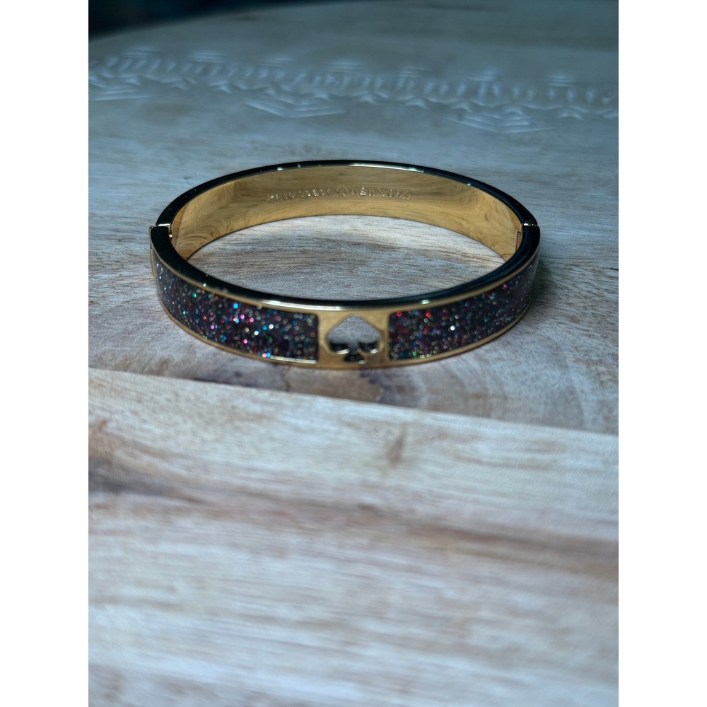 Kate Spade Bangle OS Gold Multi Glitter Hole Punch Spade Hinge Bracelet - Picture 2 of 4